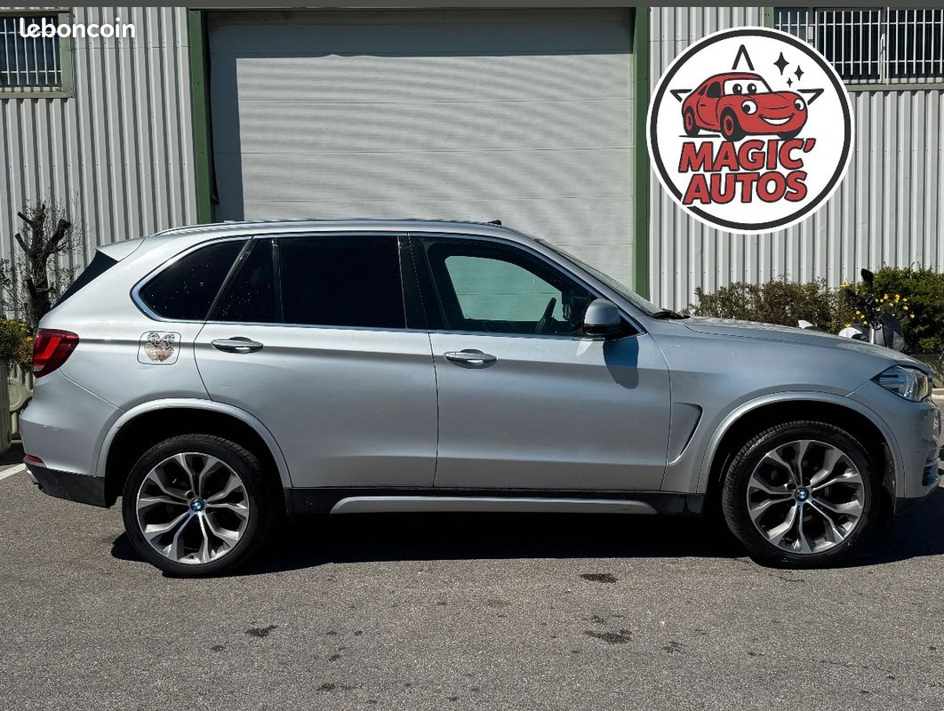 BMW X5 EXCLUSIVE FULL OPTiON HYBRIDE RECHARGEABLE 313 CH XDRIVE BOITE AUTO 4X4 TOIT OUVRANT PANO / CARPLAY SS FIL / CUIR CHAUFFANT / HAYON ELECT / AFFICHAGE TETE HAUTE / KEYLESS / GPS / CAMERA 360° / (image 2)