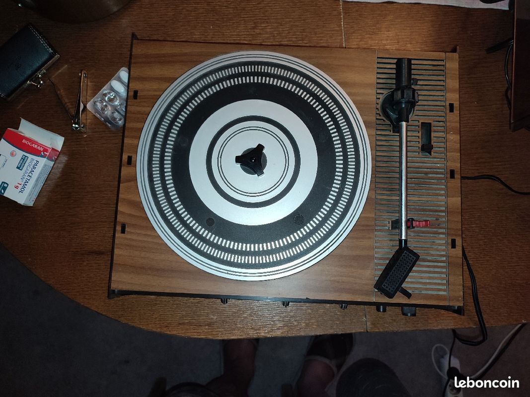 Tourne-disque ancien (image 2)