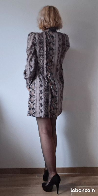 Dresses | Robe mini à manches longues avec encolure échancrée et coupe