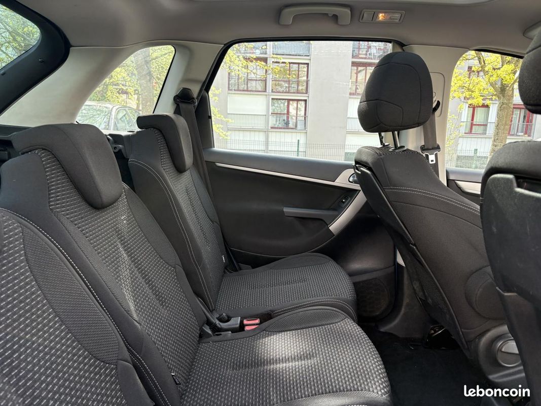 CITROEN C4 PICASSO 2.0 HDi - 138 GARANTIE 6 MOIS BV BMP6 Exclusive (image 11)