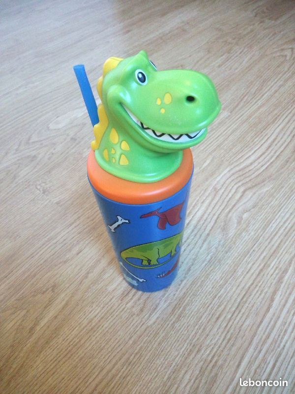 Gobelet dinosaure (image 1)