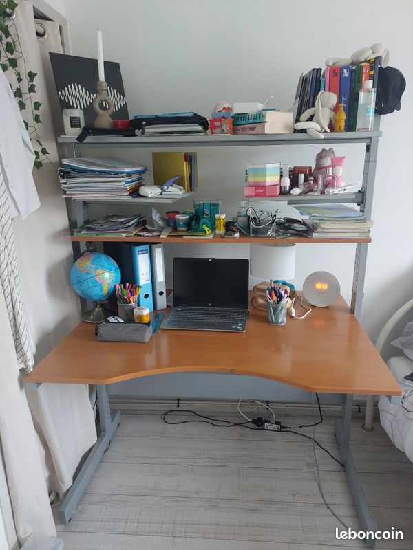 Bureau avec étagères (image 2)