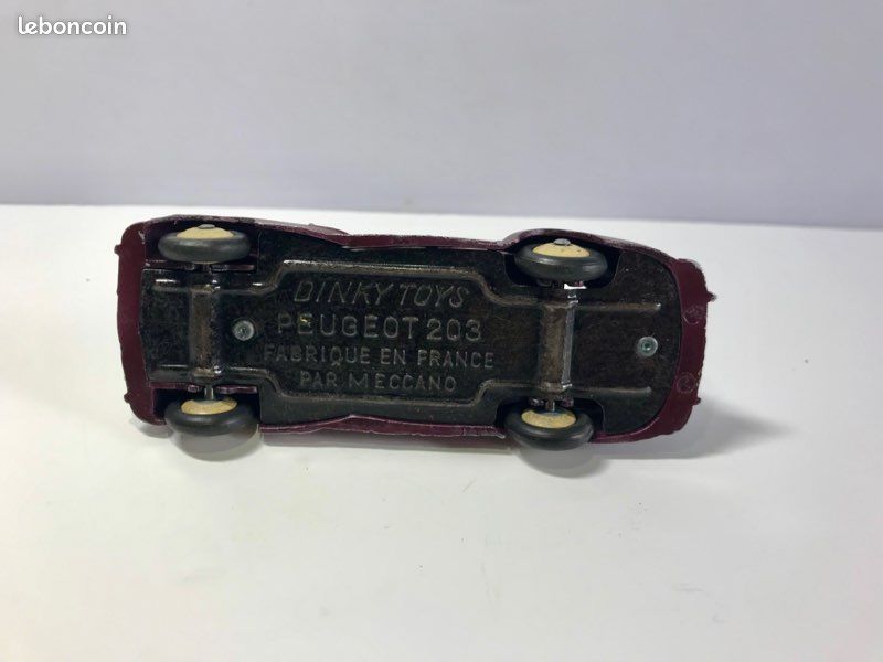 Dinky Toys 24R Peugeot 203 - Jantes Grises, Petite Lunette - Occasion