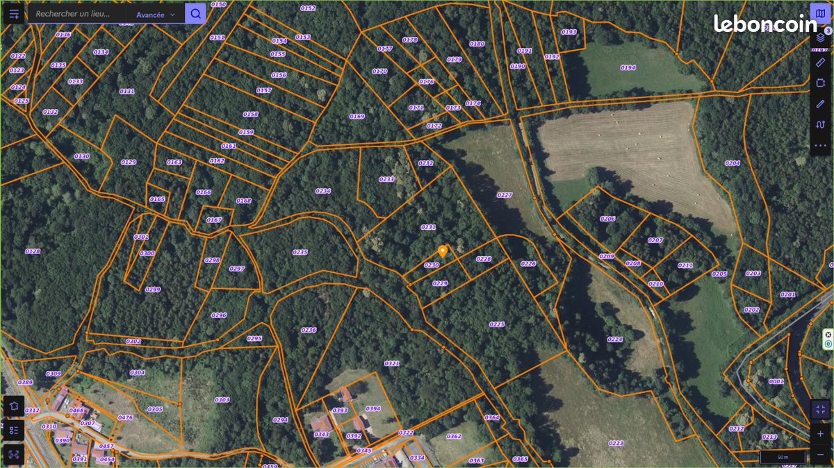 Terrain forestier non constructible 967 m² - Volvic 63530 · 280 €