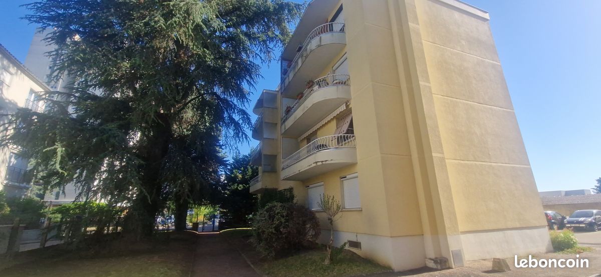 Appartement 3 pièces 65 m² · à Saint-Genis-Laval · 65 m² · 165 000 €