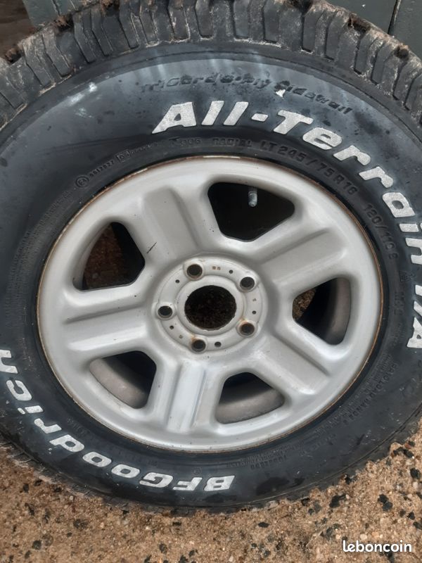 ROUE complète jeep Wrangler (image 1)