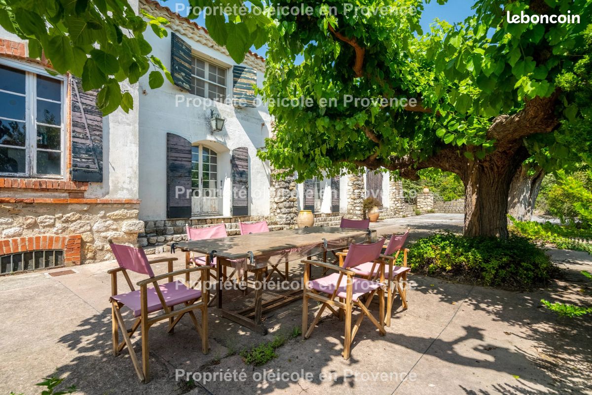 Maison 20 pièces 500 m² · à Velaux · 500 m² · 1 980 000 €