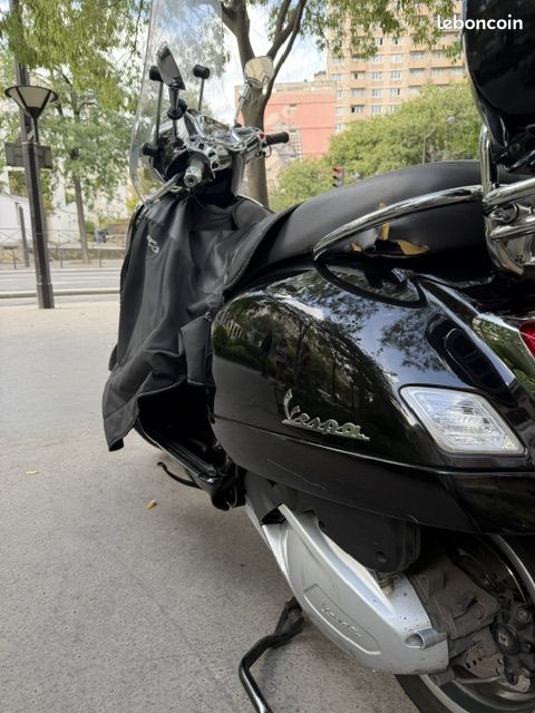 Piaggio VESPA GTS 125 GARANTIE 3 MOIS EN BON ETAT NOIR BRI (image 3)