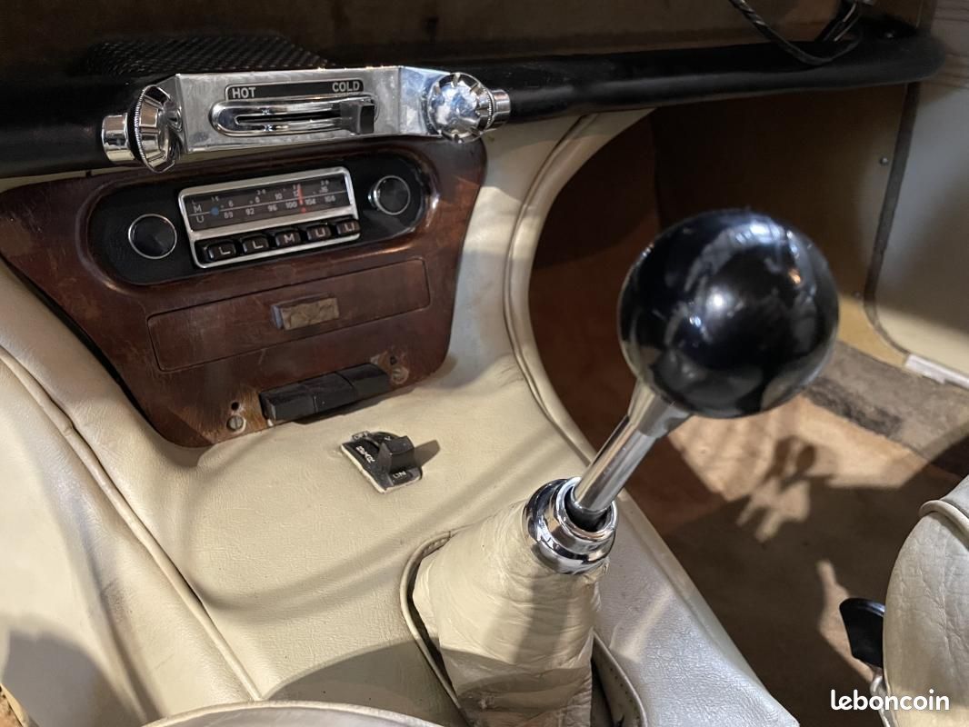 Jaguar 420 4.2 VERT ANGLAIS -BOITE MANUELLE- (image 15)