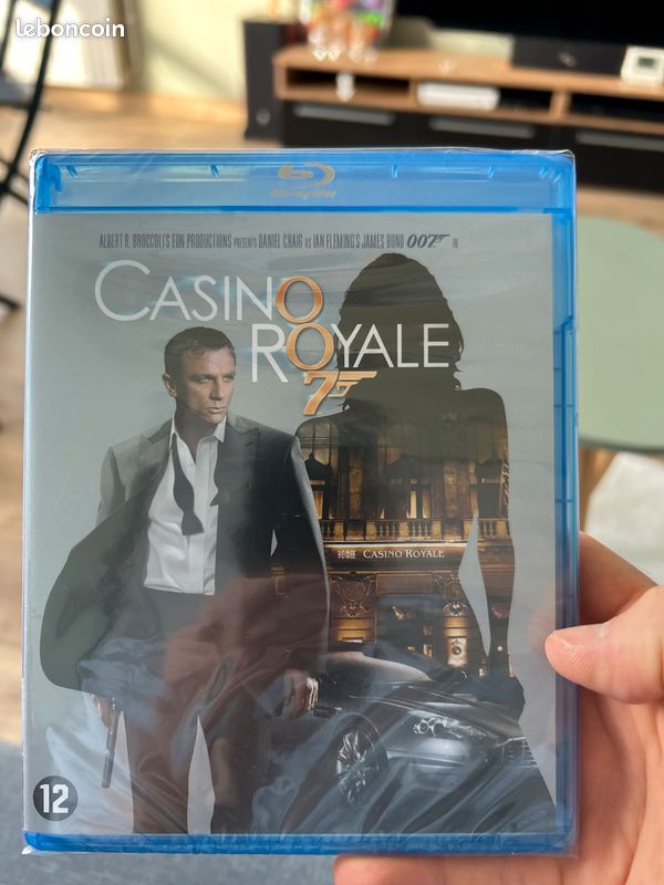 Casino Royale blu-ray neuf (image 1)
