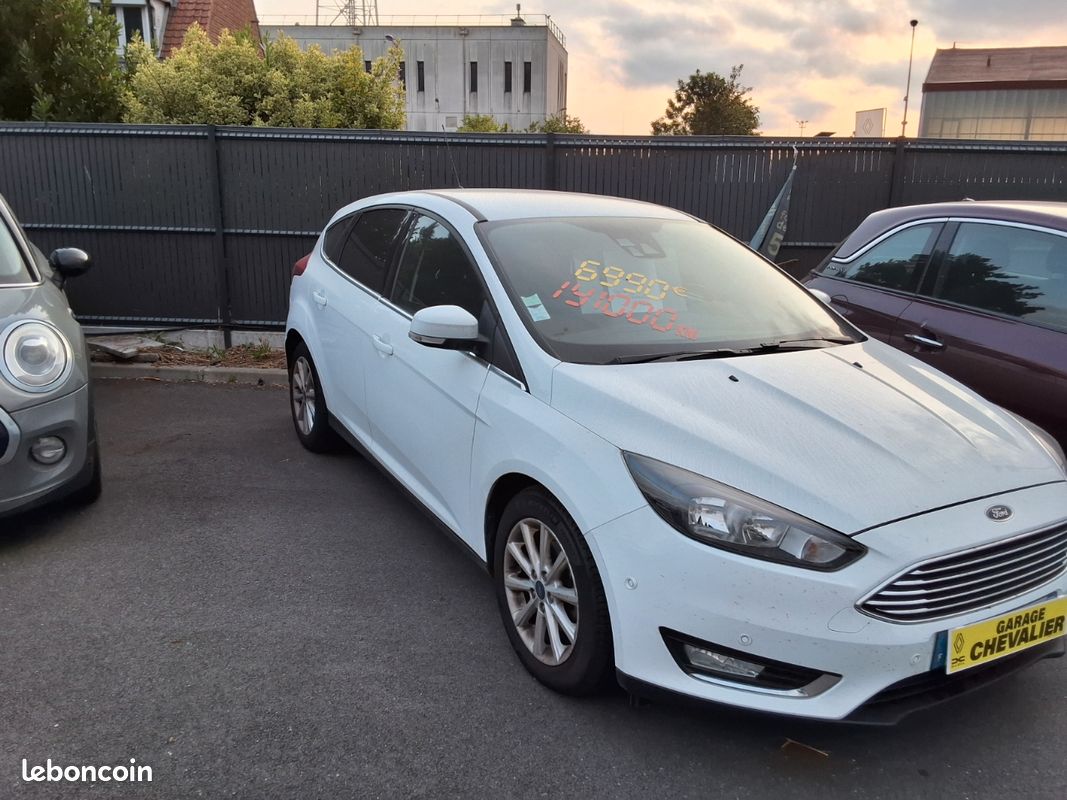 Ford Focus eco booster 100 sync Edition (image 1)