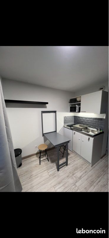 Appartement 1 pièce 15 m² · à Nîmes · 15 m² · 460 €