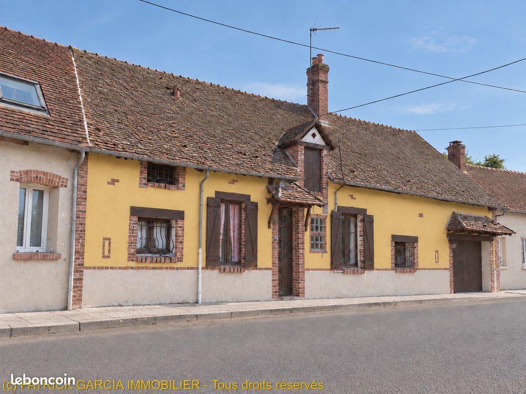 Maison 3 pièces 91 m² · à Charny Orée de Puisaye · 91 m² · 92 000 €