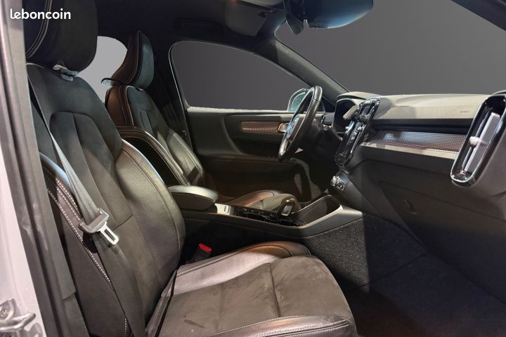 VOLVO XC40 D3 AWD AdBlue 150 ch Geartronic 8 R-Design Garantie 12 mois (image 8)