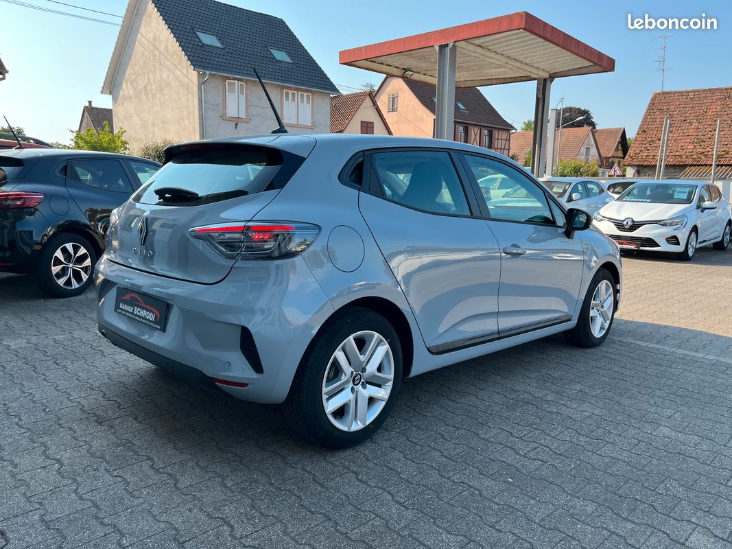 Renault Clio 1.5 dCi 100ch Evolution - 25 (image 8)