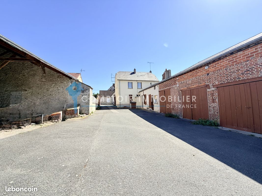Maison 7 pièces 132 m² · à Auneau-Bleury-Saint-Symphorien · 132 m² · 239 400 €