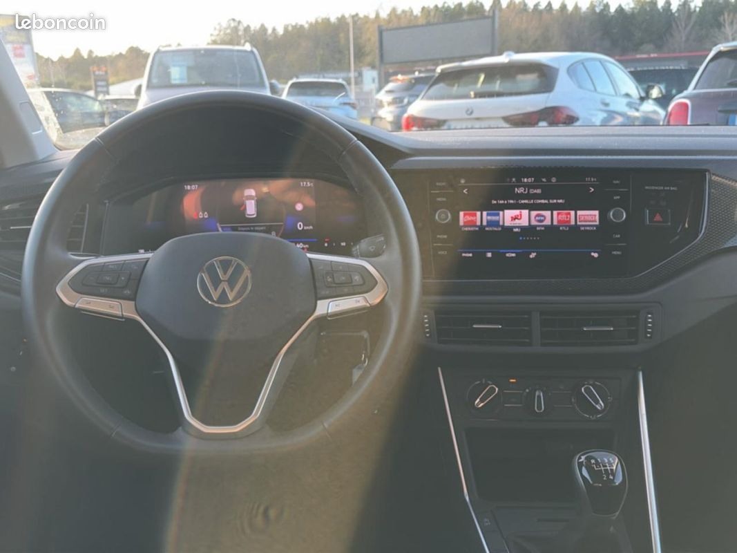 VOLKSWAGEN POLO 1.0 tsi 95 vw edition (image 18)