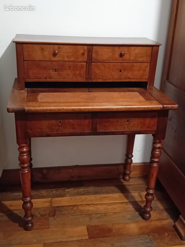Bureau, secrétaire, "Bonheur du jour" ancien en noyer, style L.Philippe. Meuble d'antiquaire (image 1)