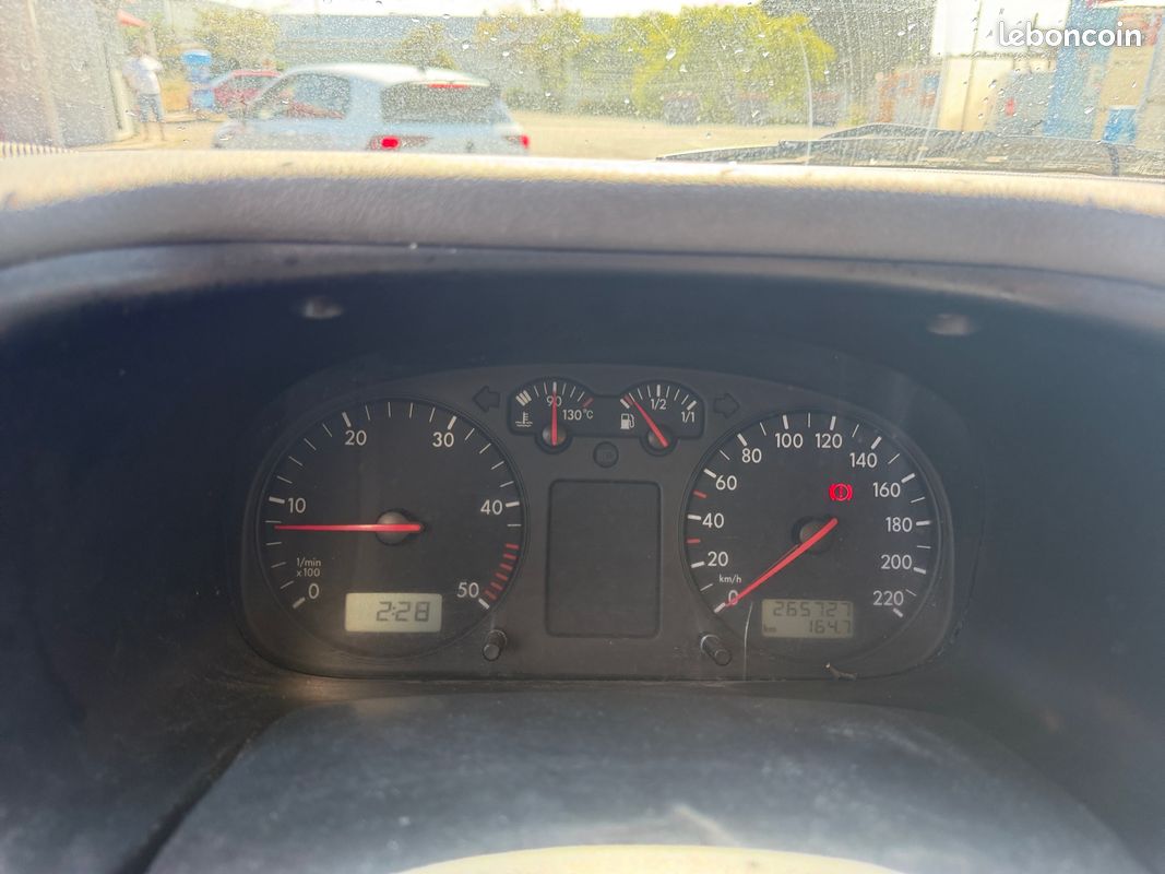 VOLKSWAGEN TRANSPORTER 2.5 TD 102 Frigorifique (image 11)