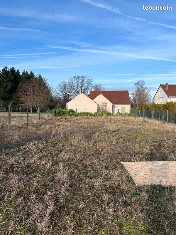 Terrain à Cosne sur Loire · à Cosne-Cours-sur-Loire · 25 000 €