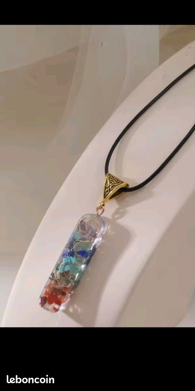 Collier (image 2)