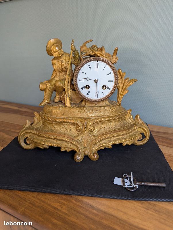 Ancien Mouvement De Pendule De MARINE à Remonter - Curieux Et Authentique