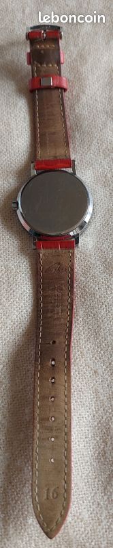 Montre Mondaine rouge (image 2)