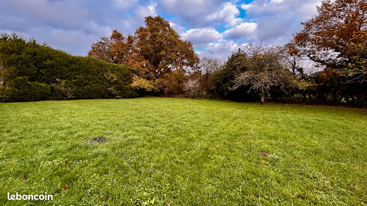 Terrain 886 m² · à Férel · 886 m² · 97 500 €