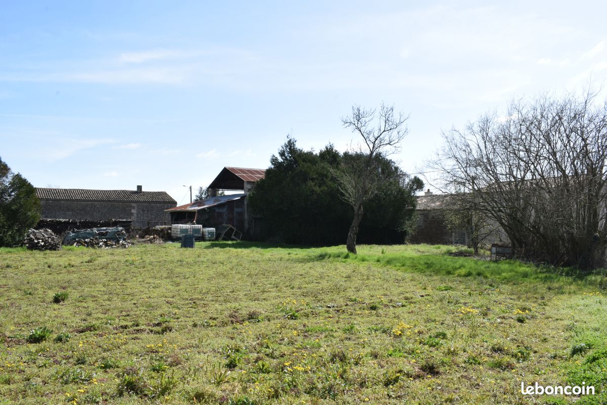 Terrain 786 m² · à La Crèche · 786 m² · 34 650 €