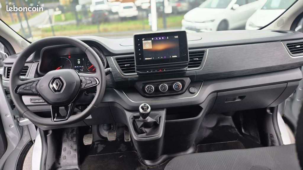 Renault Trafic Combi 2.0 Bluedci 150Ch Bvm6 Intens 9 places (image 4)