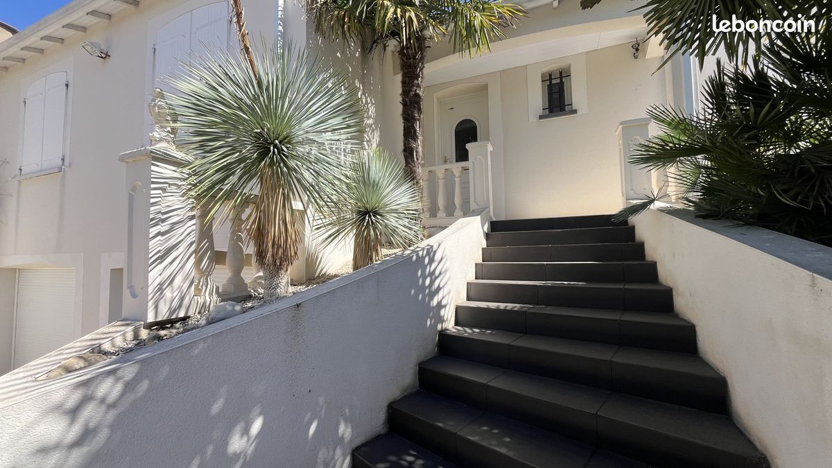 Maison 6 pièces 166 m² · à Aiffres · 166 m² · 1 300 €/mois