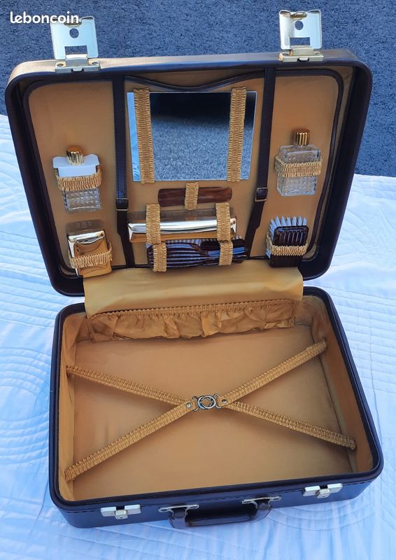 Malette de toilette année 1960 des Ets Superior Besançon (image 3)
