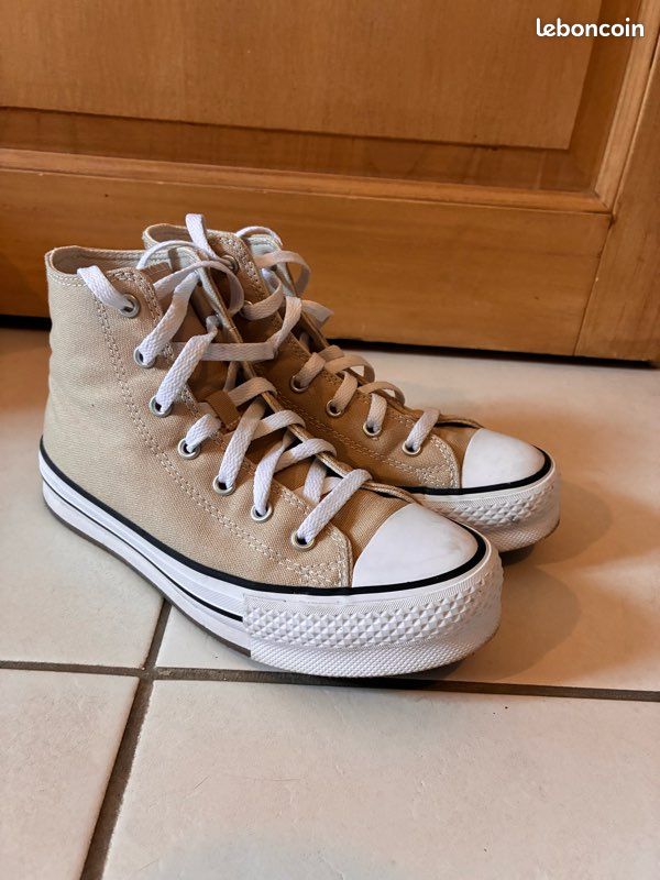 Converses (image 1)