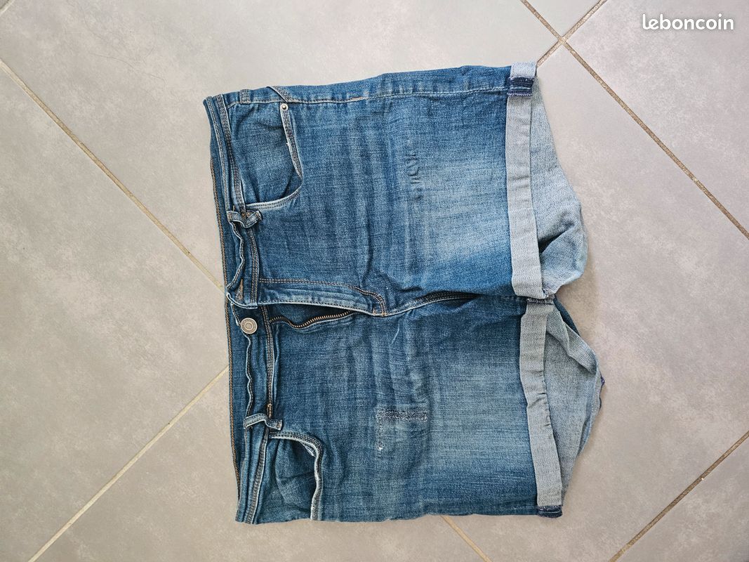Short en Jean Bleu avec Revers Camaïeu (image 1)