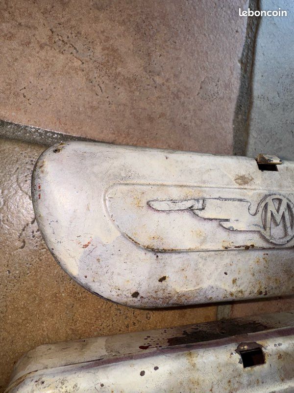 2 boites a outil pour velo ancien