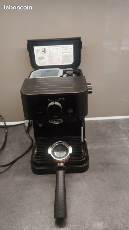 Machine à expresso DELONGHI Stilosa Noir Buse