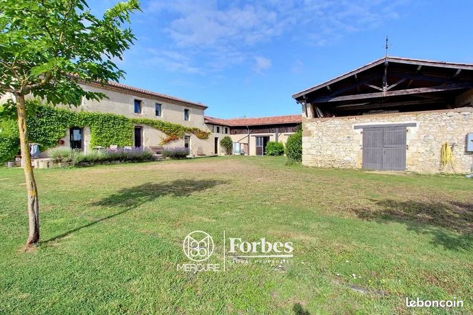 Propriété 7 pièces 270 m²