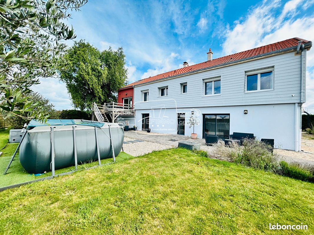 Maison 7 pièces 192 m² · à Saint-Julien-de-Concelles · 192 m² · 408 600 €