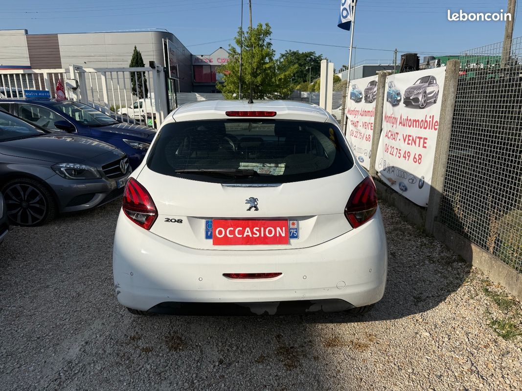 PEUGEOT 208 1.2 82ch Style uniquement pour l'export (image 5)
