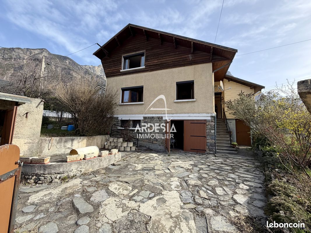 Maison 4 pièces 87 m² · à Saint-Julien-Mont-Denis · 87 m² · 199 000 €