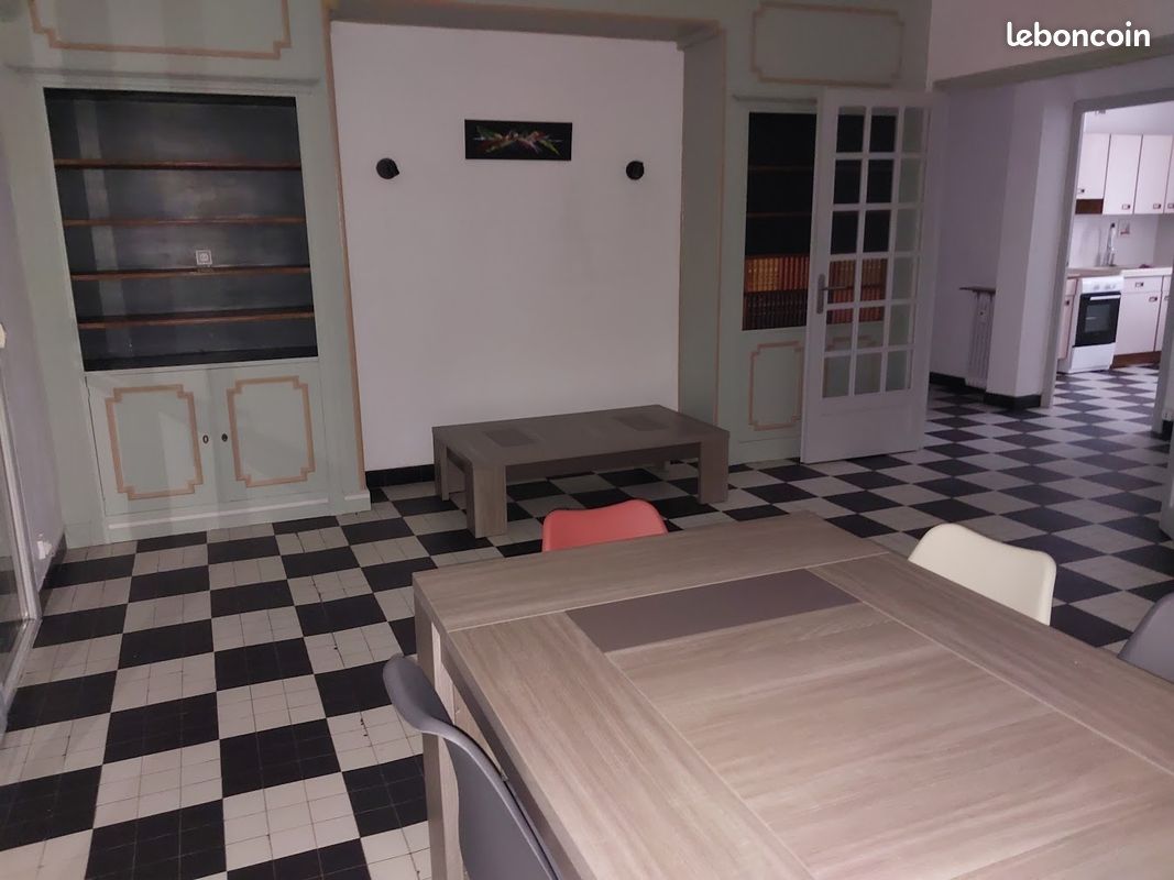 Appartement 4 pièces 104 m² · à Montbrison · 104 m² · 740 €