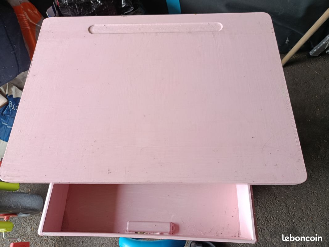 Bureau (image 1)