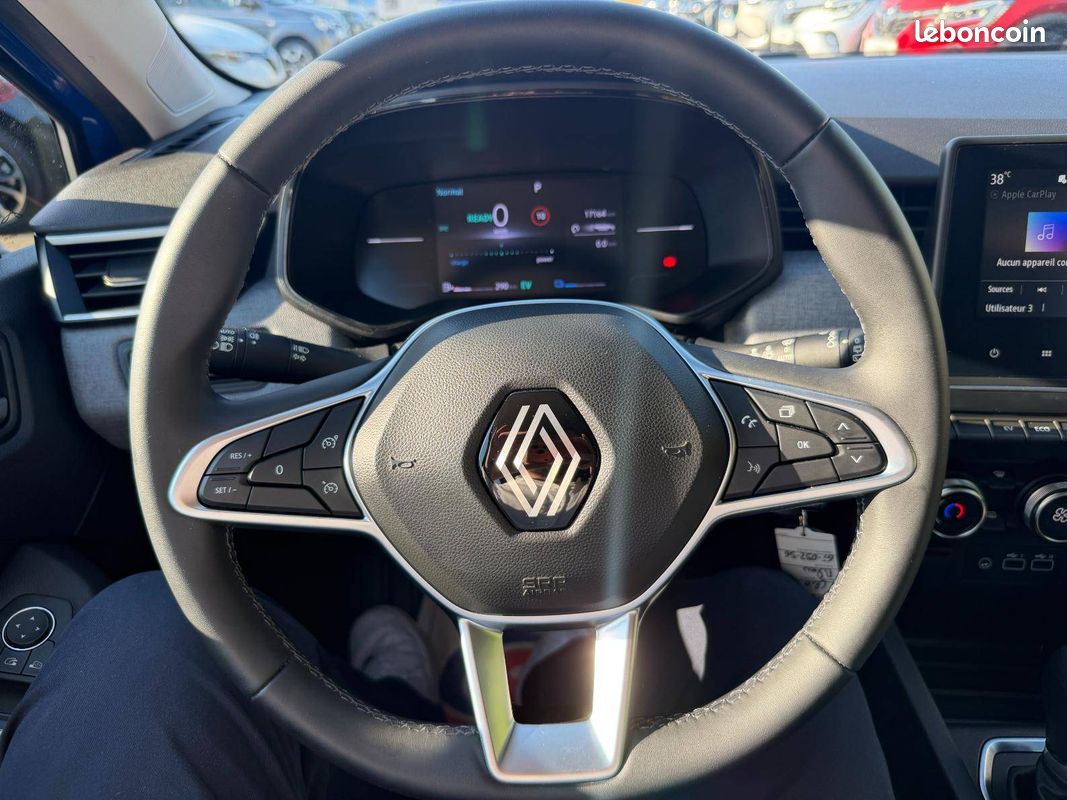 RENAULT Clio E-Tech full hybrid 145 Evolution (image 14)
