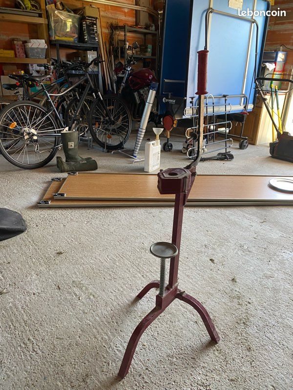 Bouchoneuse pour vin (image 1)
