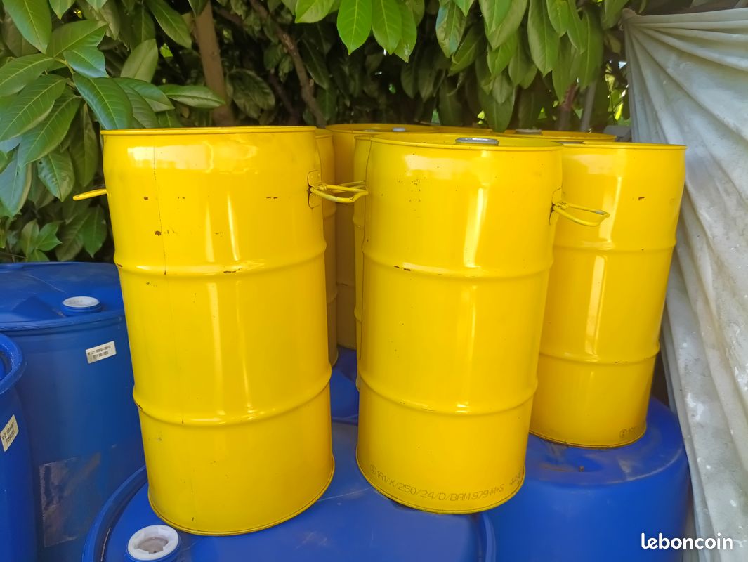 Futs, Bidons, Barils, tonneaux en métal 60L jaunes vides (image 1)