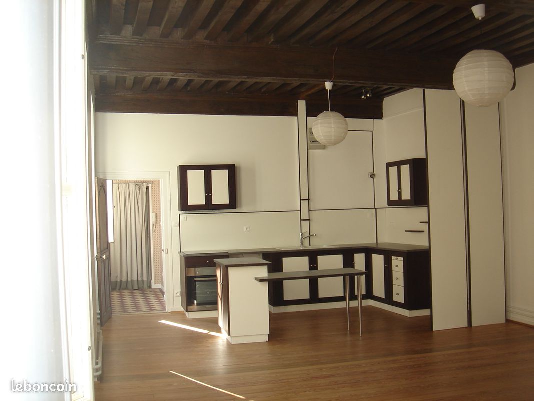 Appartement 3 pièces 120 m² · à Mâcon · 120 m² · 800 €/mois