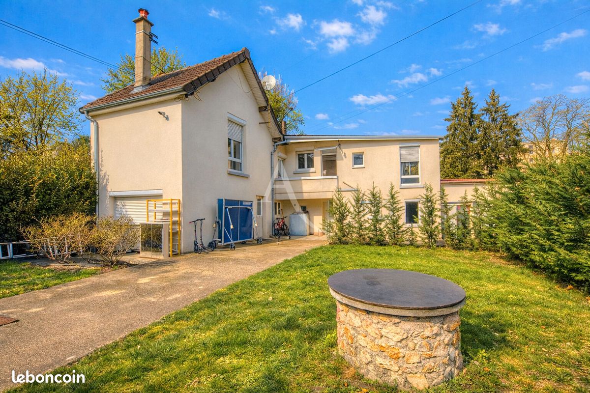 Maison 5 pièces 106 m² · à Chelles · 106 m² · 345 000 €