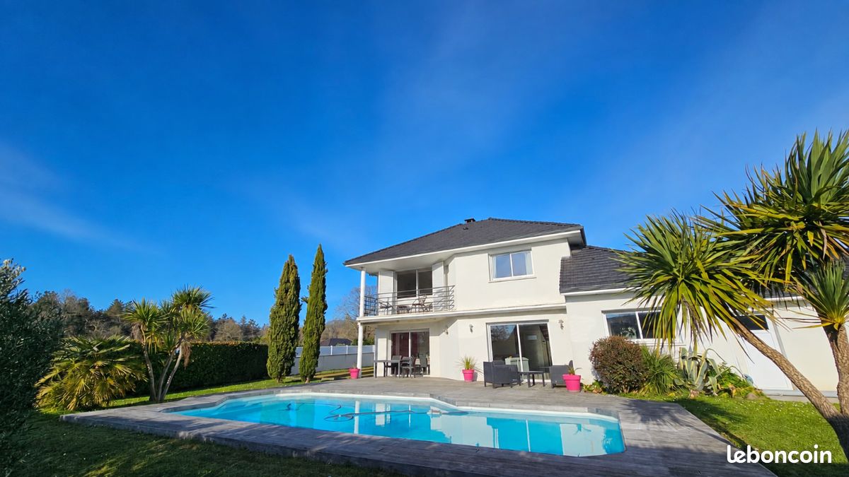 Maison 6 pièces 147 m² · à Morlaàs · 147 m² · 485 000 €