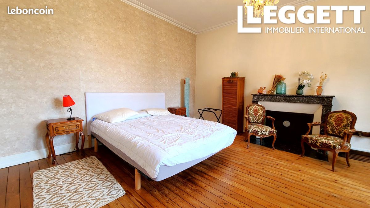 Maison 9 pièces 303 m² - Champagne-Mouton 16350 (image principale 6)
