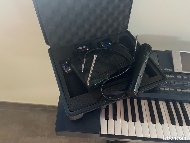 Clavier arrangeur professionnel KORG Pa800 + support + micro sans fil (image 4)